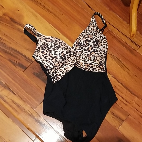 Gottex Other - One piece underwire swimsuit